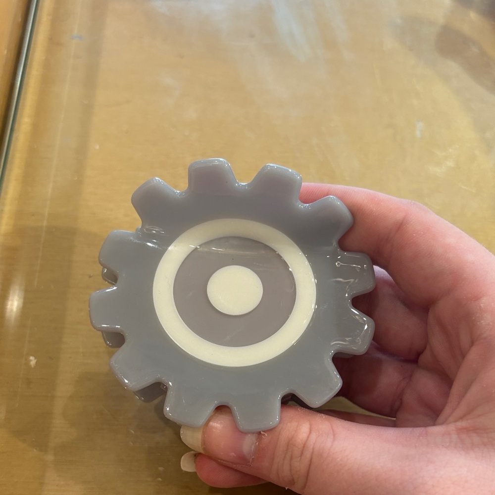 Gray Gear-Shaped Hair Claw Clip